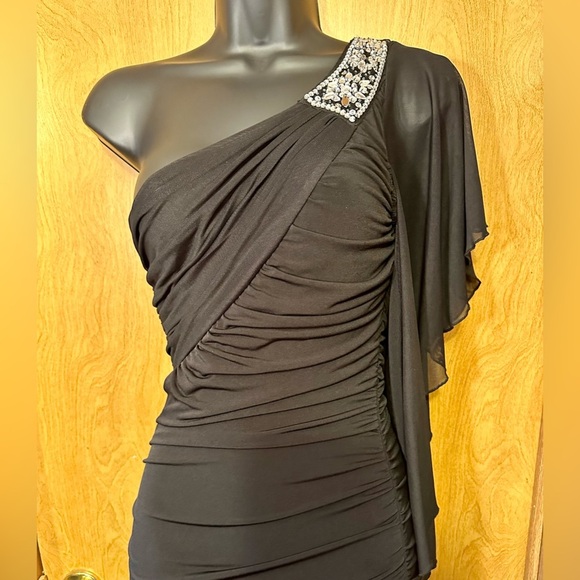 City Triangles size small bodycon one shoulder dress - Picture 3 of 9